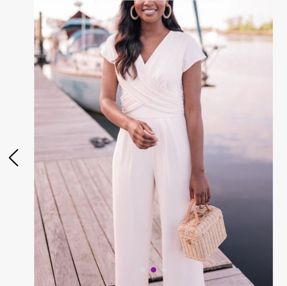 GAL MEETS GLAM WHITE JUMPSUIT NWT❣